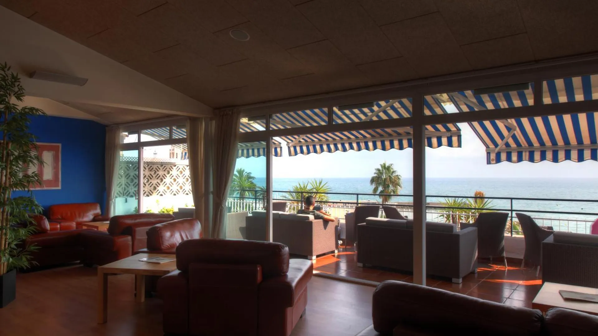 Platjador Hotel Sitges 3*,
